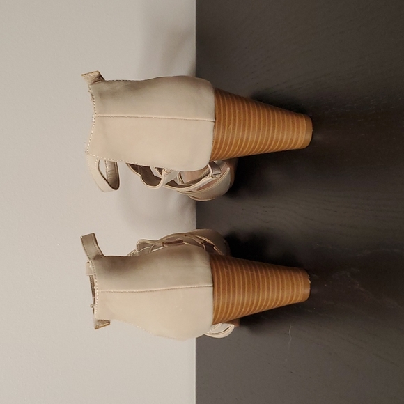 Donated: Aerosoles HeelRest Heels - Picture 5 of 9